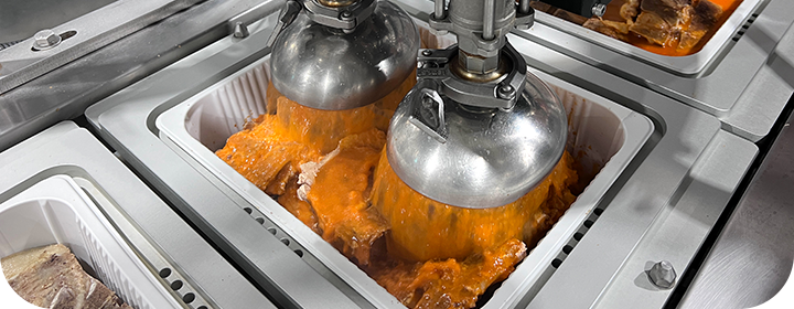 자동화 설비를 이용한 감자탕 육수 충진 및 실링 포장 공정