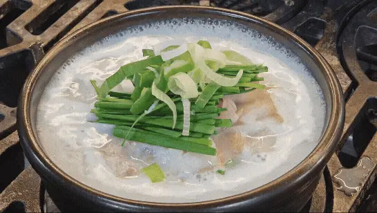 돼지국밥 연출